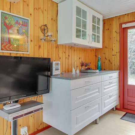 Gunsten - 2-3km From The Sea By Interhome Vakantiehuis *