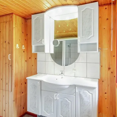 Vakantiehuis Gunsten - 2-3km From The Sea By Interhome *